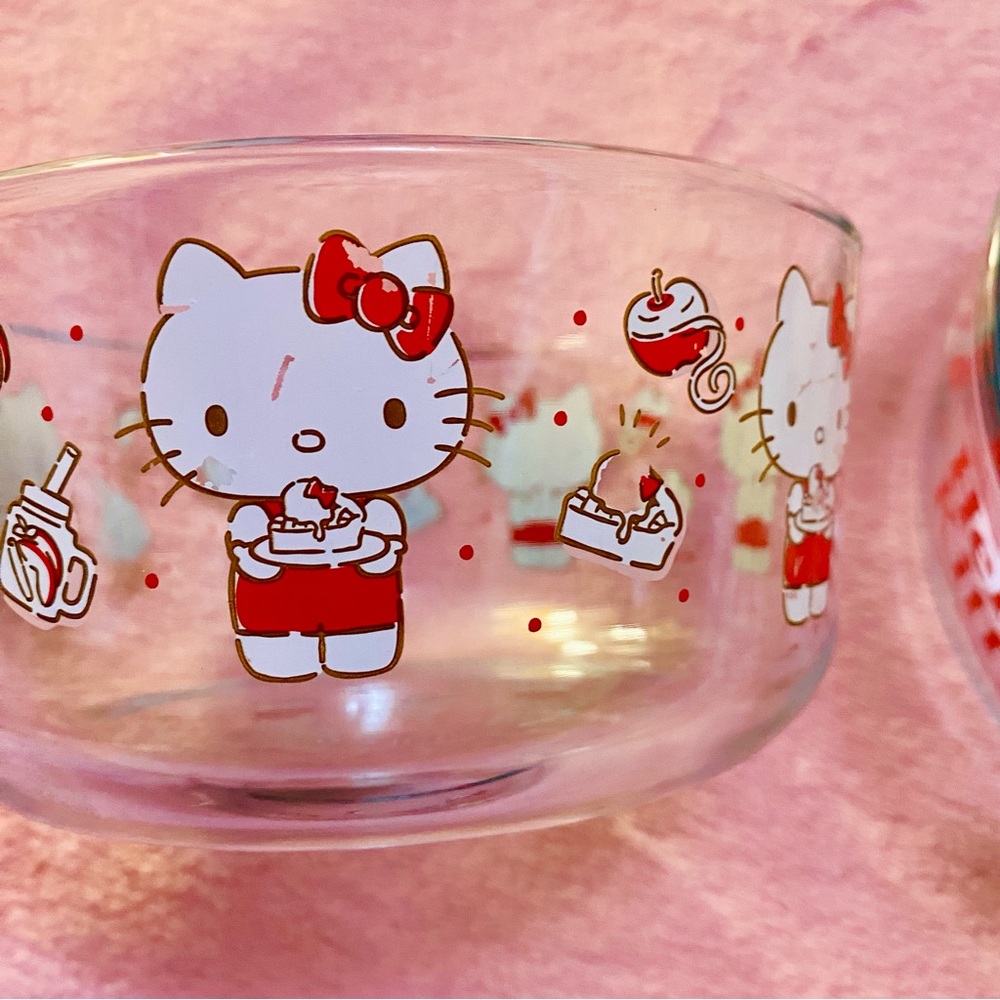 Hello Kitty Pyrex Glass Set Food Storage Red Lids Costco Apple Heart Containers - Picture 8 of 15